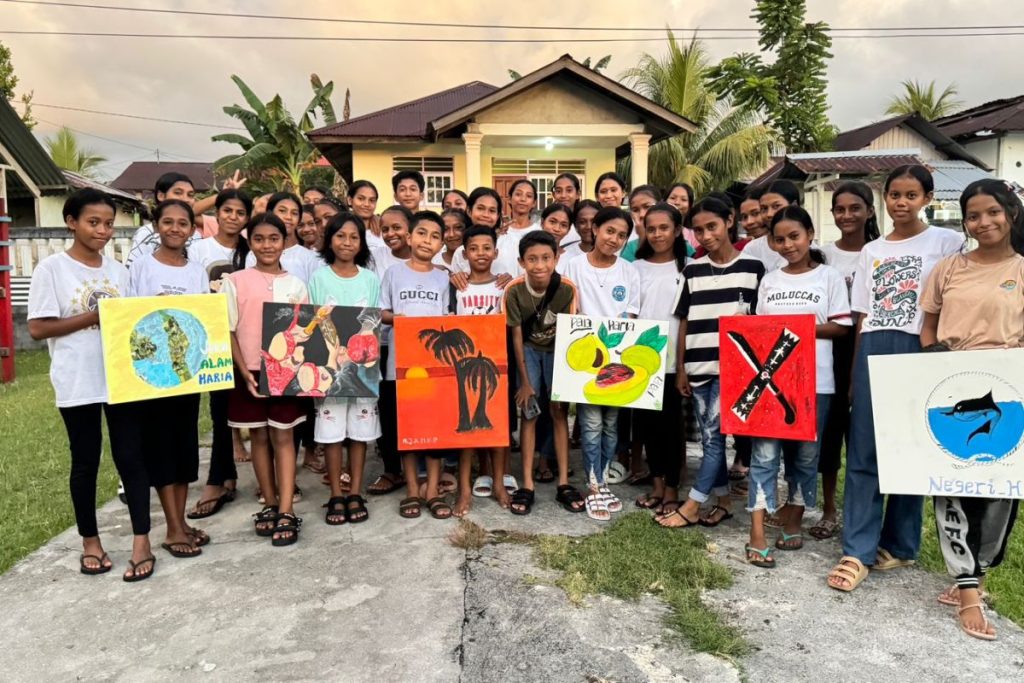 Sekolah di Maluku Mengadakan Workshop Fotografi Edukasi untuk Siswa